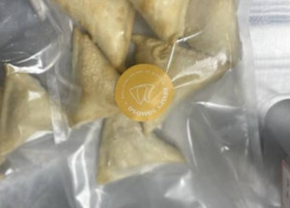 Frozen Paneer Samosa (6pcs)