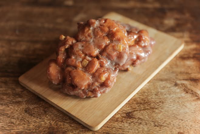 Apple fritter donut