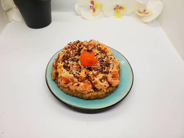 Spicy Salmon pizza