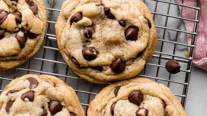 Chocolate Chip Cookies x 2 (V)