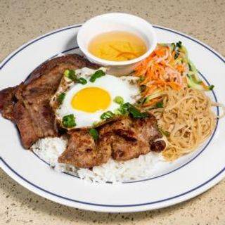 48. Lemongrass Chicken, Pork Chop, Shredded Pork, and Fried Egg Rice (Cơm Gà, Sườn, Bì, Trứng Úp La) (香茅鸡扒,猪八,鸡蛋,肉丝饭)