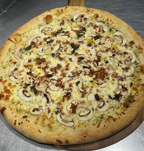 Pollo Pesto Pizza