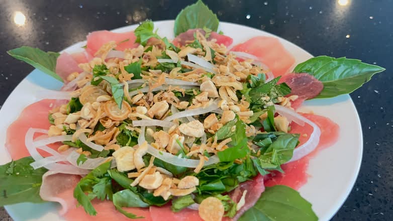 141. Bò Tái Chanh/ Beef Carpaccio