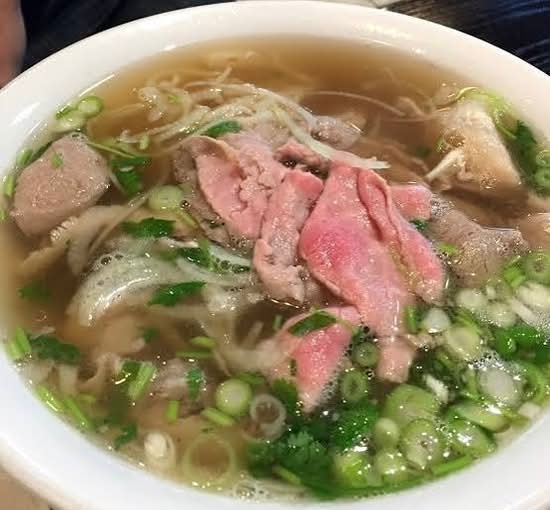85. Phở Tái, Nạm, Bò Viên/ Rare Beef, Brisket & Beef Ball Noodle Soup
