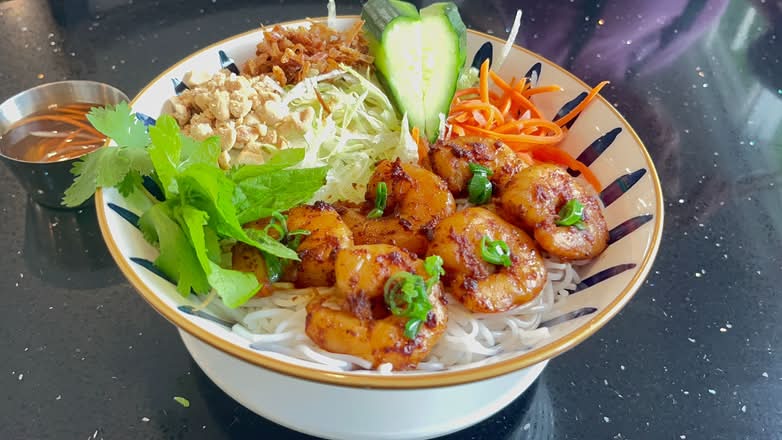 101. Bún Tôm Nướng/ Grilled Prawn Vermicelli