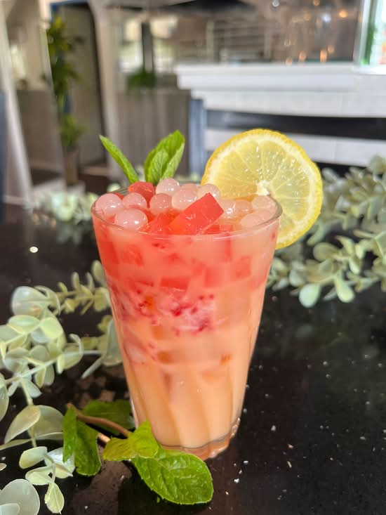 207. Yakult Dâu Tây/ Strawberry Yakult