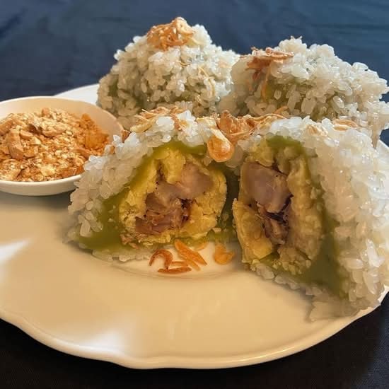 9. Xôi Khúc/ Mung Bean Sticky Rice Dumpling (1pc)