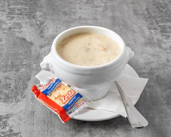 Homemade New England Style Clam Chowder
