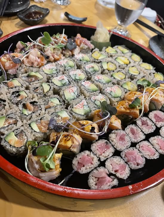 Roll Party Tray (64 pcs)
