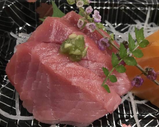 Chutoro - Medium Fat Bluefin Tuna Sashimi
