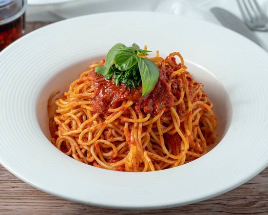 Spaghetti in Tomato Sauce