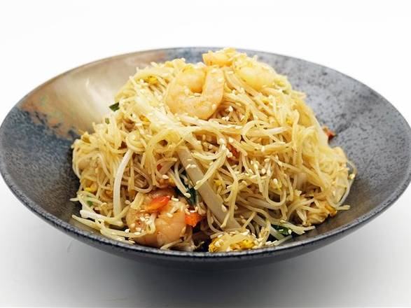 E29 Fried Vermicelli with Shrimp & Chicken in Home Style / E29 家鄉炒米