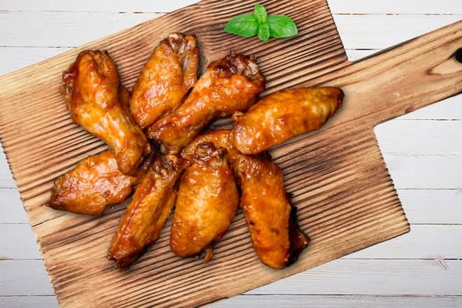 CHICKEN WINGS (8 PCS)