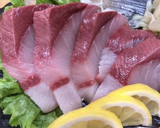 Hamachi Sashimi (5pcs)