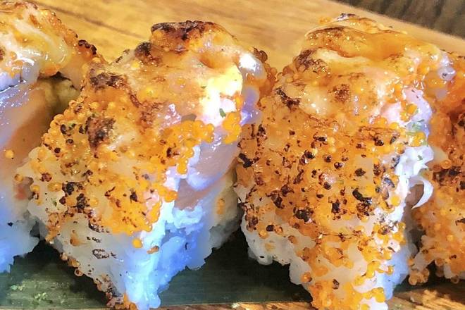Aburi Tobiko Roll