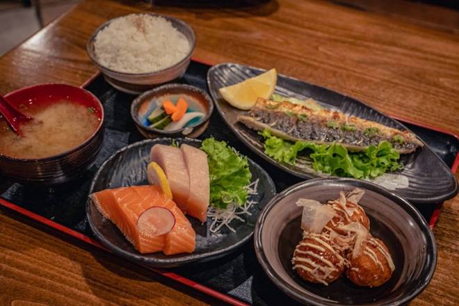 BBQ saba &sashimi combo