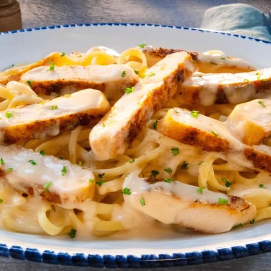 Cajun Chicken Linguini Alfredo (full portion)