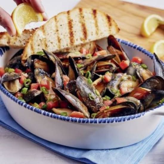 White Wine & Garlic Mussels