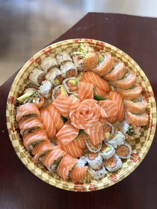 Salmon Family Tray (52pcs)