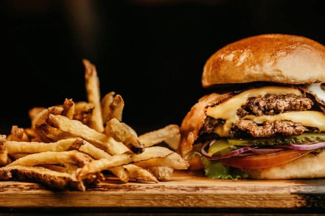 Bistro 1/4 lb Burger COMBO W/ Fries