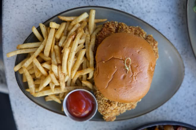 CRISPY CHICKEN SANDWICH