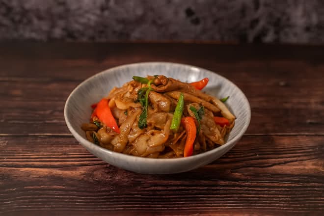 Drunken Noodle ผัดขี้เมา