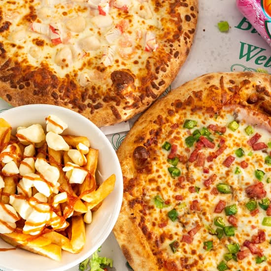 1 Pizza 9", 1 Petite Poutine / 1 Pizza 9", 1 Small Poutine