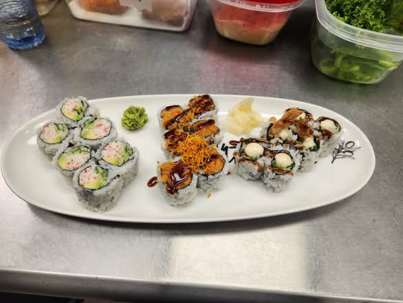 Yanakee Roll Combo (18 pcs)