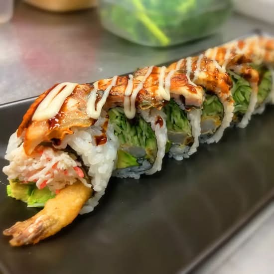 Black Dragon Roll (8 pcs)
