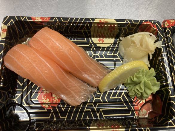 Salmon Sushi (2 pcs)