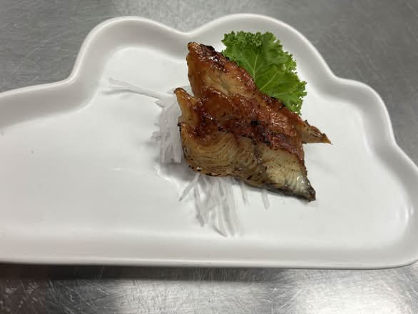 Eel Sashimi (3 pcs)