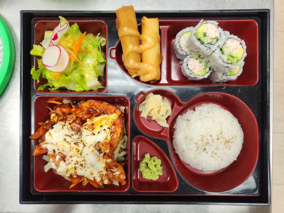 Cheese Spicy Chicken Bento