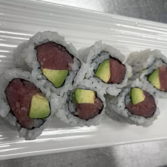 Avo Tuna Roll (6 pcs)