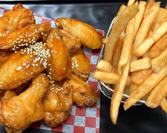 Hongkong Chicken Wings and Fries