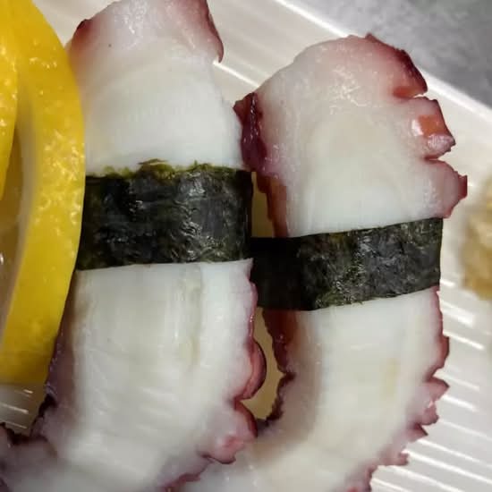 Octopus Sushi(2pcs)