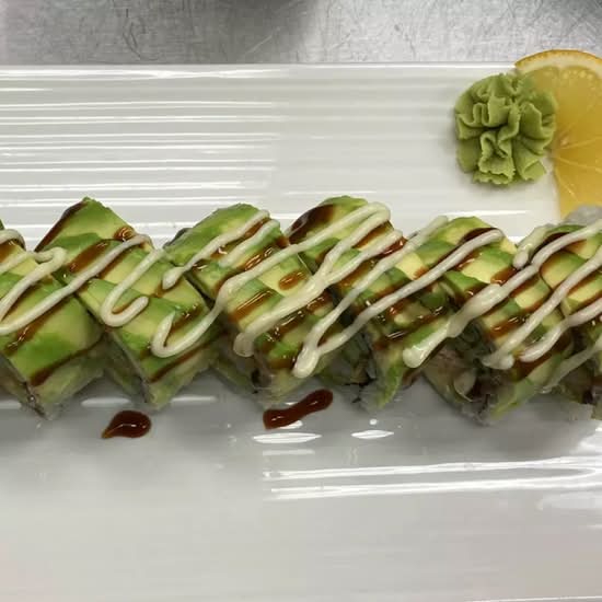 Green Dragon Roll (8 pcs)