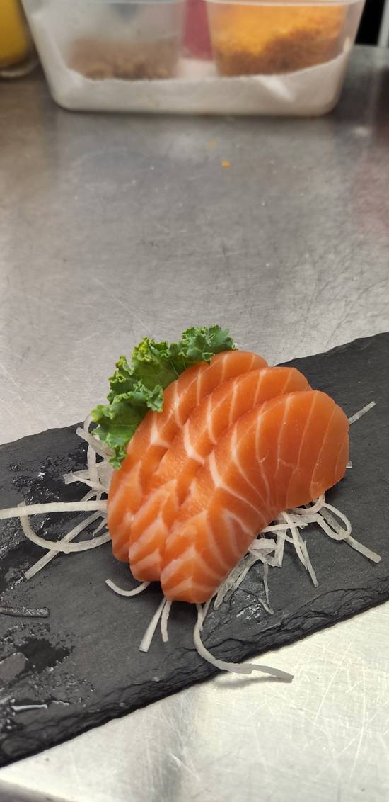 Salmon Sashimi (3 pcs)