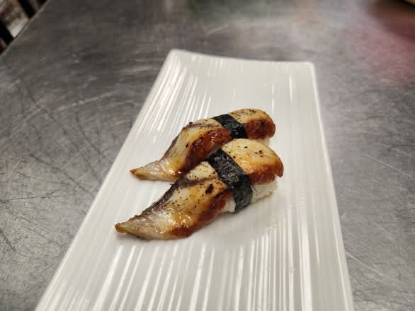 Eel Sushi (2 pcs)