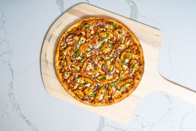 Spicy Butter Chicken-11" Xtra-Thin Crust (8 Slices)