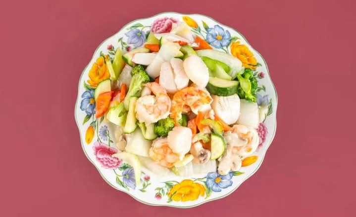 S7.Seafood Delight