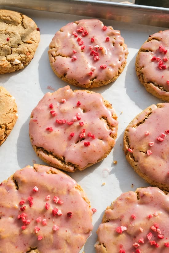 Strawberry Milkshake Cookie