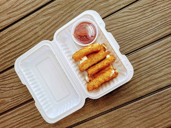Mozzarella Sticks (8 Pcs)