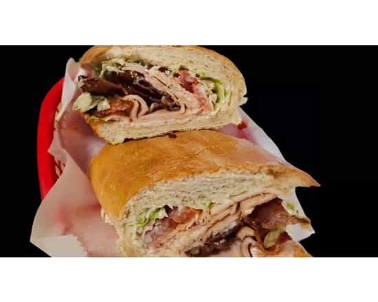 #32 Turkey Club: Pavo, Tocineta & Queso Blanco | Turkey, Bacon & White Cheese