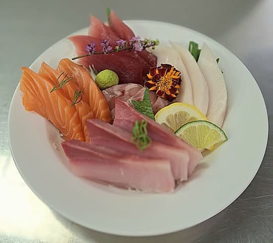 Sashimi Moriawase (15 pcs)