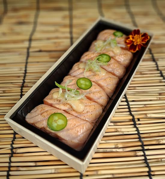Aburi(Torched) Salmon Sushi (7 pcs)