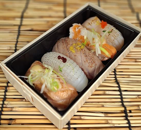 Aburi (Torched) Sushi (5 pcs)
