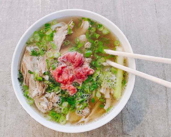 🍜🥩PTC. Phở Tái Chín  /Soupe tonkinoise au bœuf saignant et bien cuit (L)