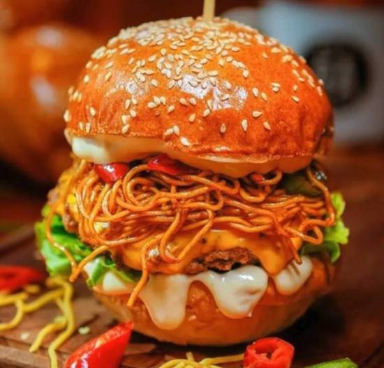 Veg Noodles Burger / Veg Noodles Burger