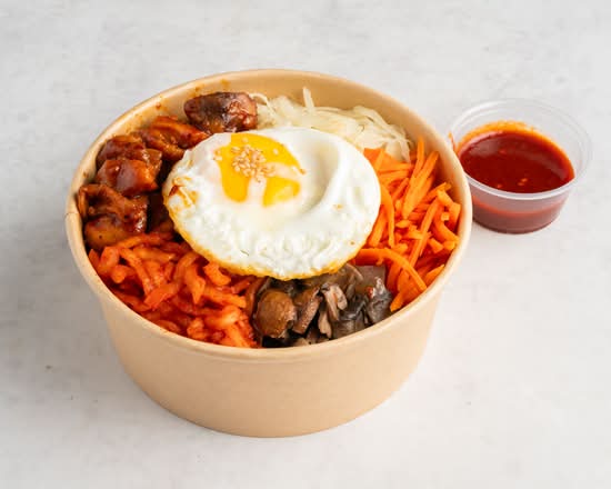 Spicy Grilled Chicken Bibimbap (치킨제육 비빔밥) (Halal)