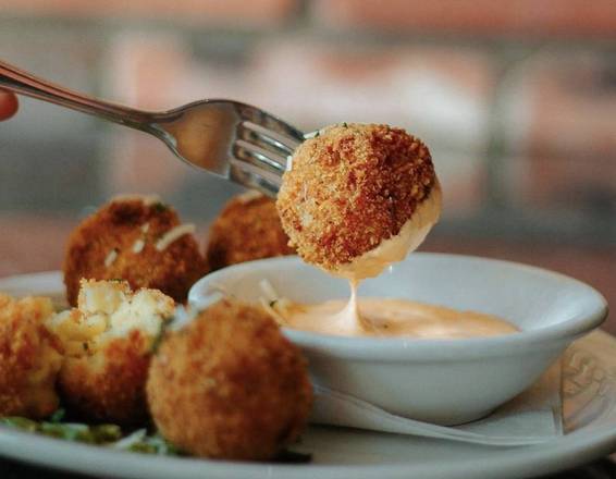Mac N' Cheese Balls